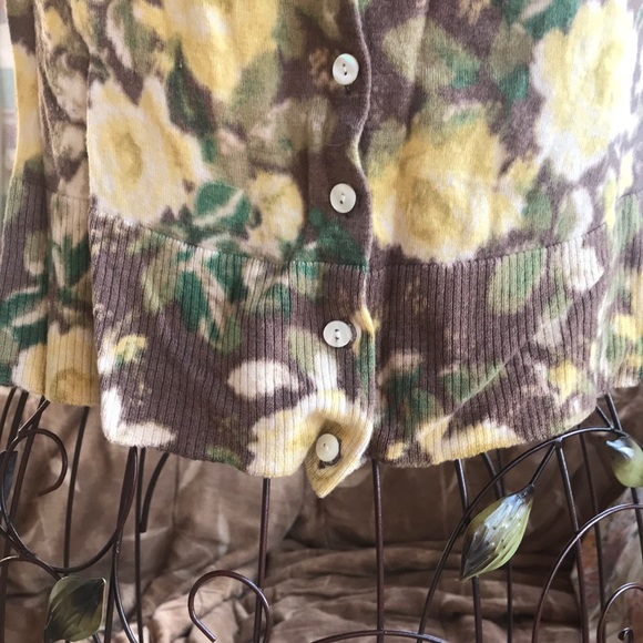 Top - Picture 5 of 6